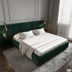 Изумрудная кровать в интерьере спальни