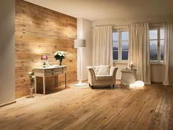 Интерьер гостиной с деревянным полом