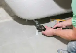 Mounting a bathtub to the wall photo