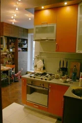 Кухня перенесена в зал фото
