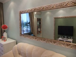 Зеркало в гостиную настенное интерьер