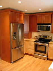 Холодильник Посередине Кухни Фото