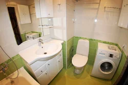 Combine a bathroom in a panel house photo