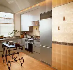 Tiles on kitchen walls photo in the interior