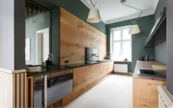 Интерьер кухни с деревянной столешницей в современном стиле