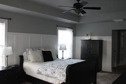 Серый натяжной потолок в спальне фото