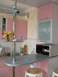Барная стойка стол на кухні ў хрушчоўцы фота