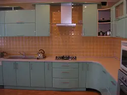 Фота пафарбаваных фасадаў кухні