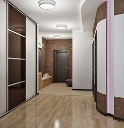 Linoleum dizaynı ilə koridor