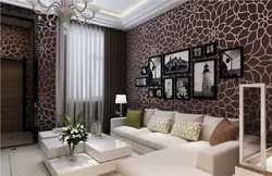 Combination of wallpaper in the living room in a real interior