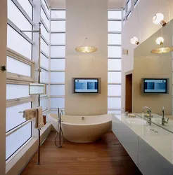 Ванна с высокими потолками фото