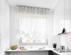 Тюль на кухню короткие фото в интерьере