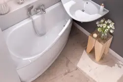 Фота асіметрычных ваннаў у ваннай