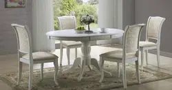 Стол на кухню ў класічным стылі фота