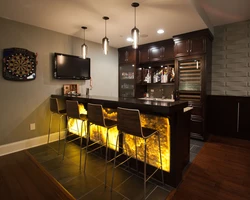 Потолок на кухне фото с барной стойкой