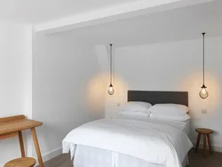 Как повесить светильники над кроватью в спальне фото