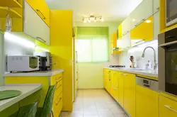 Інтэр'ер кухні ў жоўта-белым колеры