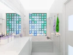 Интерьер из стеклоблоков ванна