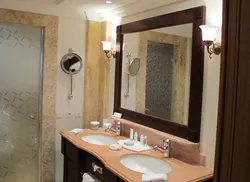 Зеркало в ванной во всю стену фото