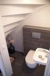 Дизайн дома ванная комната под лестницей