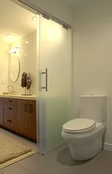 Перегородка ванны от туалета фото