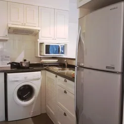 Фото кухни с холодильником стиральной машиной и газовой плитой