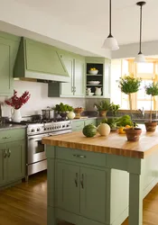 Combination of green with other colors in the kitchen interior