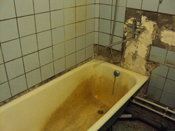 Xruşşovdakı banyoda asma tavan fotoşəkili