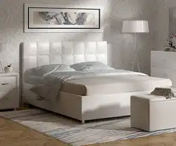 Белы ложак у спальні фота