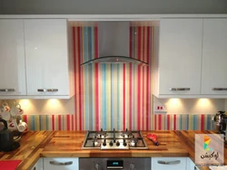 Striped kitchen walls photo
