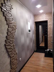Dekorativ kərpic və divar kağızı ilə koridor dizaynı