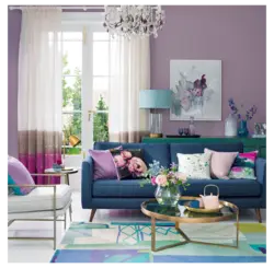 Color combination with lilac in the living room interior