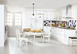 Фото кухни с белым полом