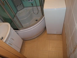 Душавая кабіна ў маленькім ванным пакоі без туалета фота