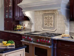 Сафолҳои барои backsplash ошхона дар акс сабки классикӣ