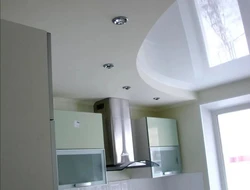 Дизайн потолка в хрущевке на кухне