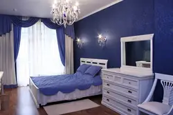 Дызайн з сінімі шпалерамі спальні