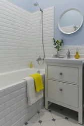 Дизайн ванны с крашенной плиткой