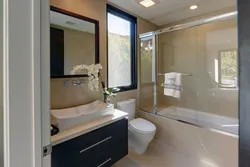 Bathroom design with a 10 sq.m window