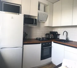 Кутняя маленькая кухня ў хрушчоўцы 6 кв м фота