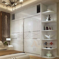 Bedroom design with mirrored wardrobe