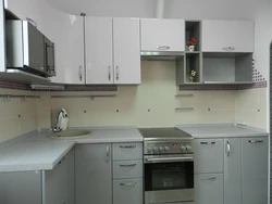 Кухня бело серая угловая фото