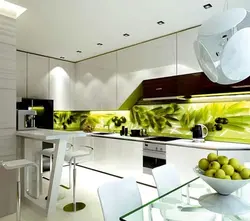 Дизайн кухни со стеклом во всем