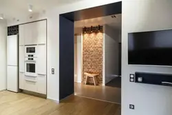 Интерьер с раздвижными дверями кухня с гостиной