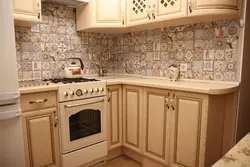 Дызайн кухонных фартухоў з пліткі ў кухні