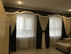Дизайн штор для гостиной в современном стиле на три окна