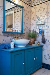 Provence tiles bath photo