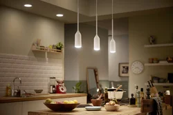 Интерьер кухни лампы