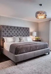 Тарҳи хоб бо як кат хокистарӣ бо headboard нарм