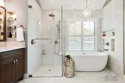 Заманауи стильде душ пен ванна бар ванна бөлмесінің интерьері